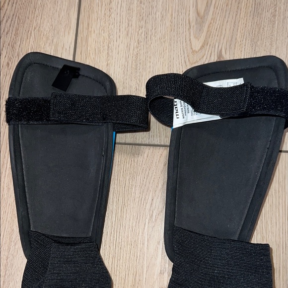 EUC - Nike White Dri-Fit Athletic Socks and Matrix Blue Shin Guards - Picture 8 of 16